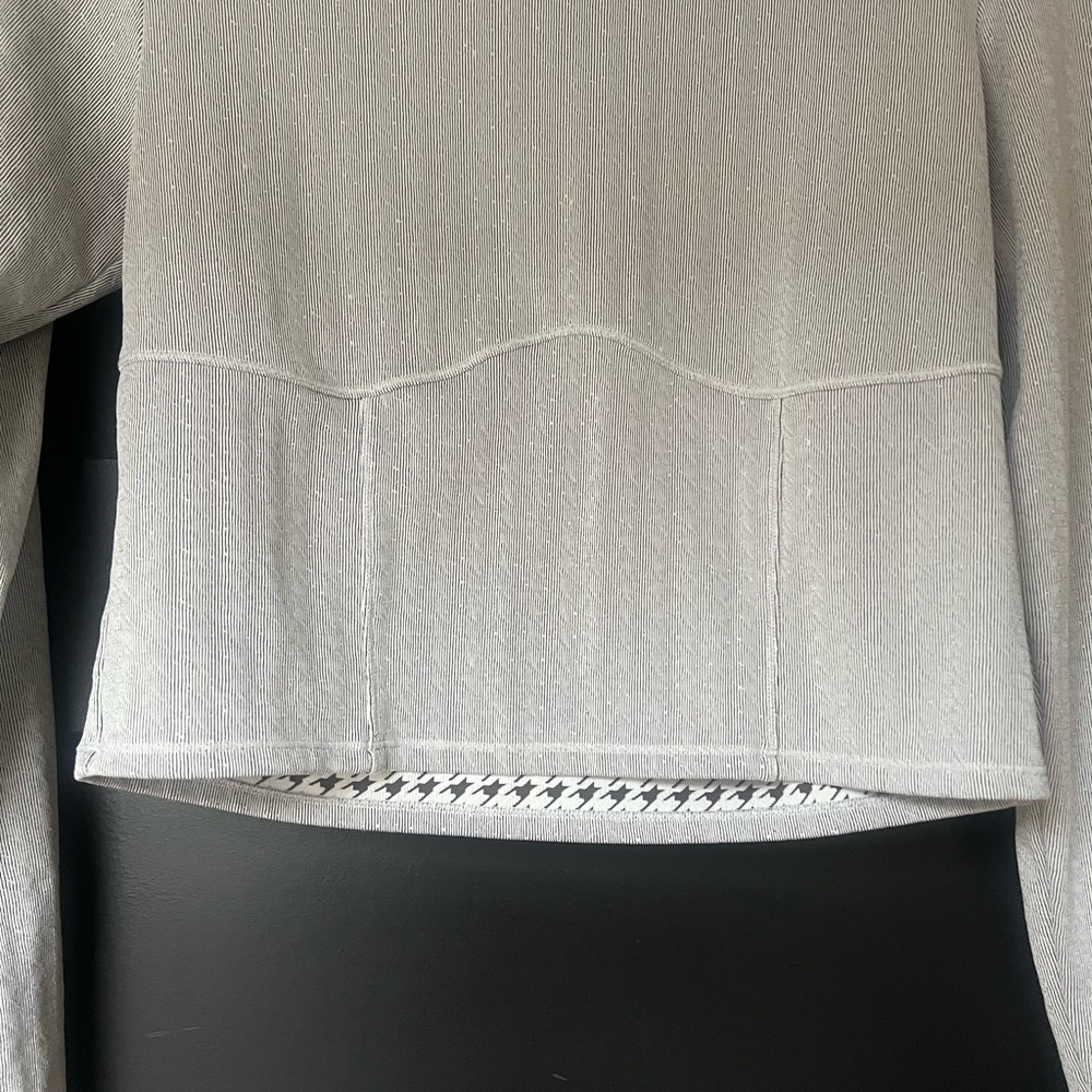 Vuori Long Sleeve Textured Chilled Out Top Houndstooth - Picture 7 of 8